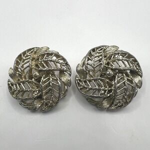 Vintage Lisner Clip On Earrings Leaves Brushed Shiny Gold‎ Silver Tone Button
